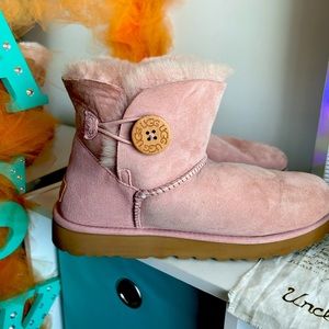 Pink ugg boots